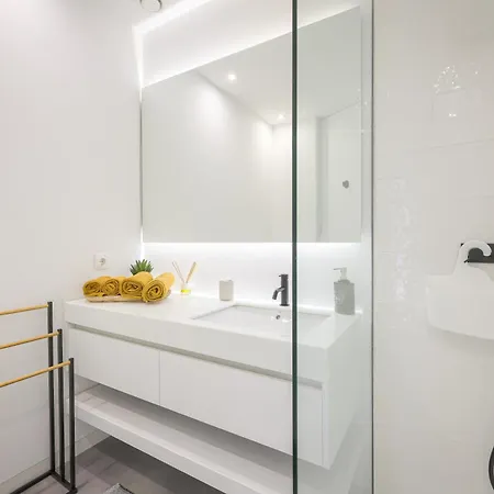Aveiro Central Apartment * אבאירו