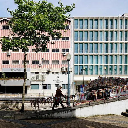 Aveiro Central Apartment דירה *